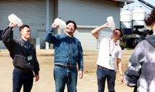 牛乳を飲んでＴＶでＰＲ　ＪＡ菊池