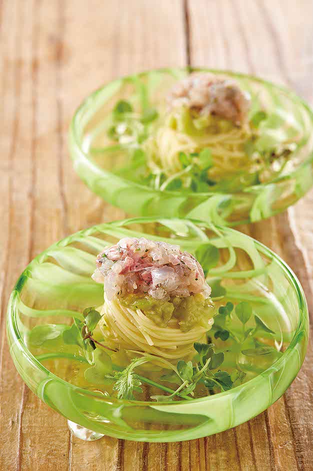 写真: 初夏のおすすめ アジと焼きナスの冷製パスタ