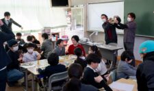 地元児童にイ草の魅力ＰＲ　ＪＡ熊本うき