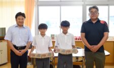 地元小中学校にジューシー贈呈 JA熊本うき
