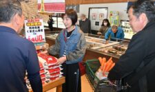 「収穫感謝祭」にぎわう　ＪＡ鹿本